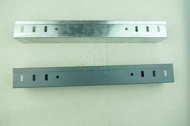 粉末で覆われた電線用電線トレイ