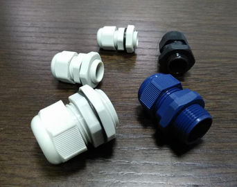 カラフルな出口 ULナイロン 6/6 防水ケーブル腺 -40°Cから100°C 作業温度